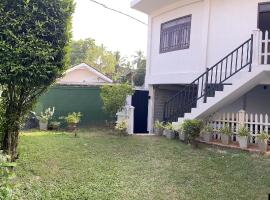 Atrium Cottage, budget hotel sa Seeduwa