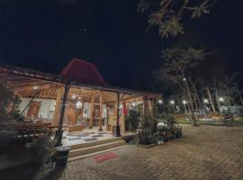 VILLA OPA DOEL YOGYAKARTA, hotel v destinaci Yogyakarta