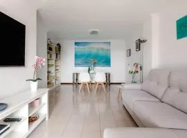 Santa Cruz Harbor Views: seaside prime location