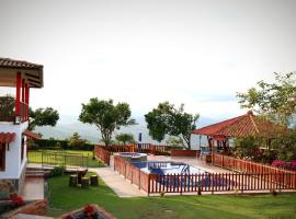 Casa Chute, hotel dengan kolam renang di Chinchiná