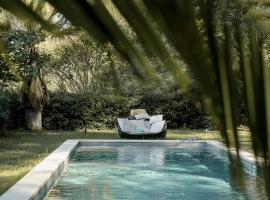 Mas des Prêcheurs, hotel with pools in Tarascon