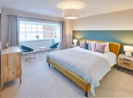 Host & Stay - 'Salty' Seaview