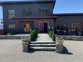 Wesbert Winery & Guest Suites, hotel en Penticton