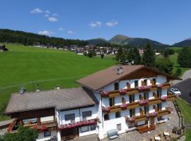 Pension Lucknerhof, guest house in Maranza