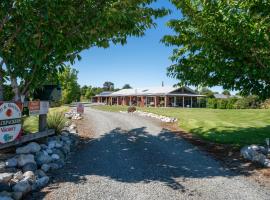 Bob & Maxines Backpackers, hotel in Te Anau