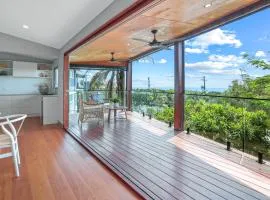 Luxe Coastal Abode, Marcus Beach