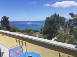 Apartment Brane - charming and close to the sea โรงแรมในSutomišćica