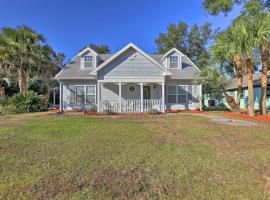 Seagrass Cottage Less Than 1 Mi to Fishing, Boating, Ferienhaus in Steinhatchee