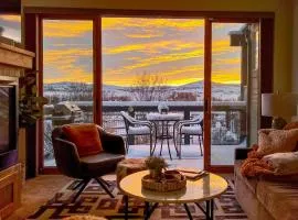 Walkable Park Mountain Getaway Hot Tub and Views!
