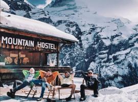 Mountain Hostel Gimmelwald、ギンメルヴァルトにあるGimmelwald - Mürrenの周辺ホテル