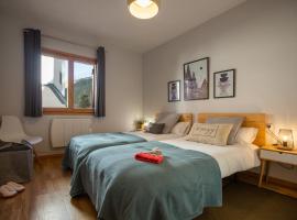PirineosK · GORGOL · Confort y funcionalidad · con balcón, apartman u gradu Formigal