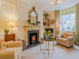 New Church Cottage, holiday home in Tetbury