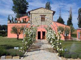 Agriturismo Casale Le Selvette، فندق رخيص في Ripa