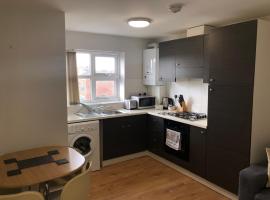 2nd Floor Town Centre Apt with FREE Parking, íbúð í Loughborough