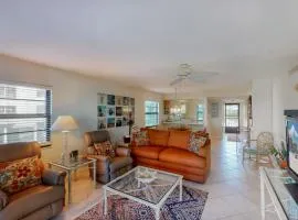 Prime Location I Free Beach Access Directly Across The Street