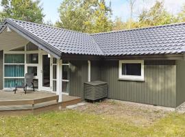 6 person holiday home in Frederiksv rk, casa per le vacanze a Frederiksværk