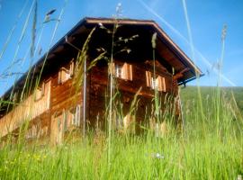 Almhütte Gorgasser, hótel í Heiligenblut