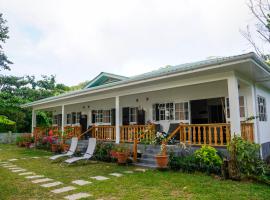 Villa Charette-Self Catering Villas โรงแรมในลาดิก