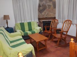 Casa Rural Rio Canto, hotel in El Hornillo