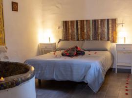 Fortress Jacuzzi Suites, B&B in Xàtiva