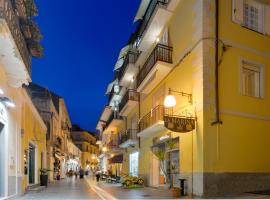Hotel La Marina, hotel Santa Maria di Castellabatéban