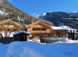 Schlosswirt Chalets & Apartments