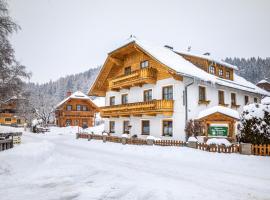 Biobauernhof Tonimörtl, farmstay di Mariapfarr