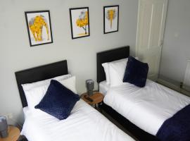 Portobello House - Four Bedroom House perfect for CONTRACTORS - Sleeps 6 - FREE parking, מלון זול בוולברהמפטון