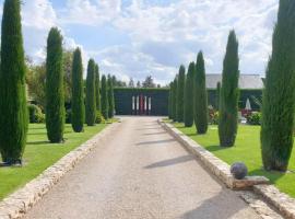 Les Loges de Saint Eloi, hotel v destinaci Pontlevoy