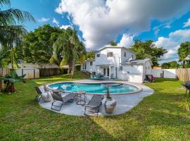 Pool Home, &xi;&epsilon;&nu;&omicron;&delta;&omicron;&chi;&epsilon;ί&omicron; &kappa;&omicron;&nu;&tau;ά &sigma;&tau;&omicron; &Alpha;&epsilon;&rho;&omicron;&delta;&rho;ό&mu;&iota;&omicron; North Perry - HWO, 