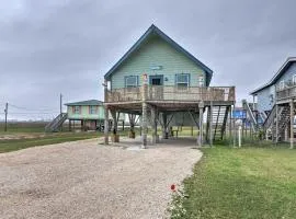 Walk to Shore: Cottage w/ Deck in Surfside Beach!