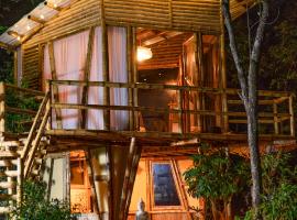 Privāta brīvdienu naktsmītne Bamboo House Glamping pilsētā Jopala