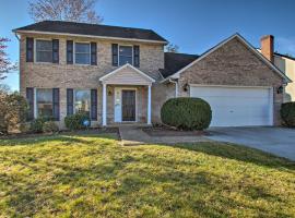 Central Harrisonburg Home with Fenced-In Yard!, viešbutis mieste Harisonbergas