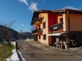 Apartment Jorsi with Mountain View, apartman u Zreču