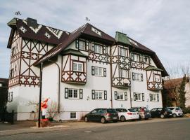 Astheimer Schlösschen, hotel with parking in Trebur