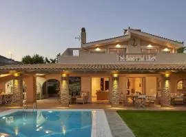 Luxury 4 Bdrm Villa with Pvt Pool on the beach