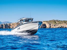 Yaloou Exclusive Yachting & More BLUEGAME 42, hotel in Mikonos