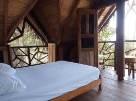 Nunkai Eco-Hostal La Punta, hotel v destinaci Montañita