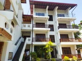 Shanika Beach Inn