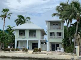 Skyway Living, cottage in Summerland Key