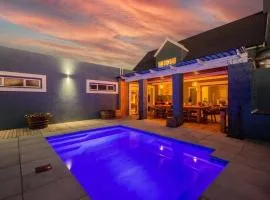 House w Pool, Fireplace, Braai