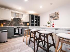 The Pearl - Newly Refurbished, vacation home in Swindon