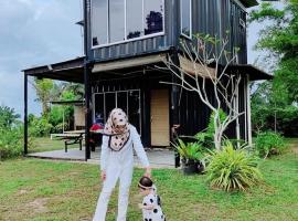 Hasina Resort @Sedili, inn in Kampong Bukit Lintang