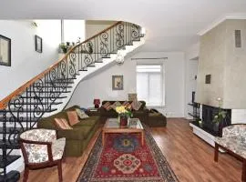 Khanjyan street, 3 bedrooms Duplex, Spacious apartment for rent DXA344