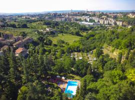 Camping Siena Colleverde, glamping site in Siena