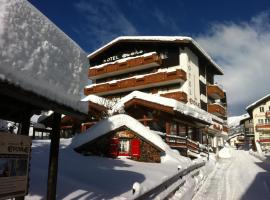 Hotel Etoile & Alpenperle Residences, hotel com estacionamento em Saas-Fee