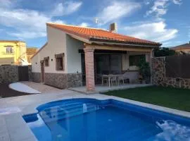 Acogedora casa rural con piscina particular Barlow TR-CC-00426