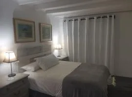 Lionsgate Estate Cottage