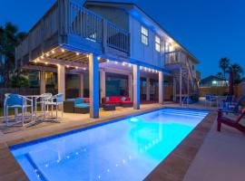 House of Neptune Steps from the sea and private pool, villa in South Padre Island