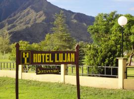 Hotel Lujan: Luján'da bir otel